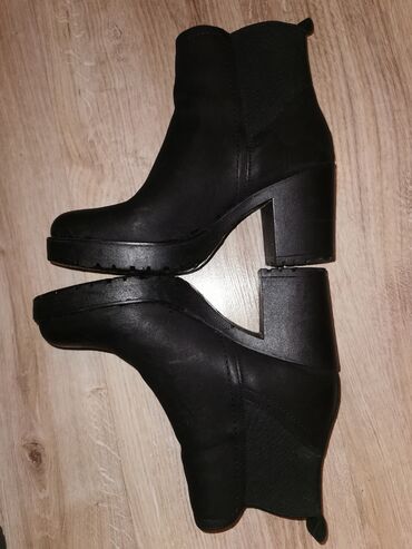 čizme od prevrnute kože: Ankle boots, Graceland, 37
