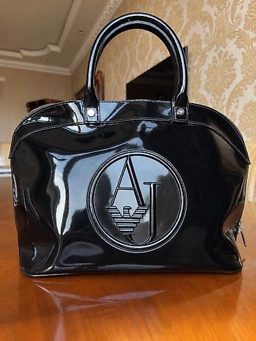 Orijinal Armani Jeans m çanta
- Rəng: Parlaq qara