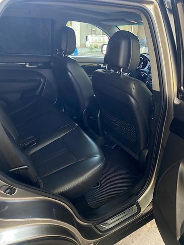 vita maşın: Kia Sorento: 2 l | 2010 il Ofrouder/SUV — 6