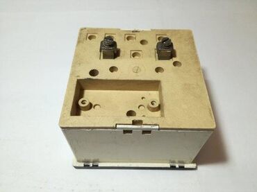 Ostali uređaji: Ugradni instrument voltmetar do 100V DC jednosmerne struje U ponudi — 3
