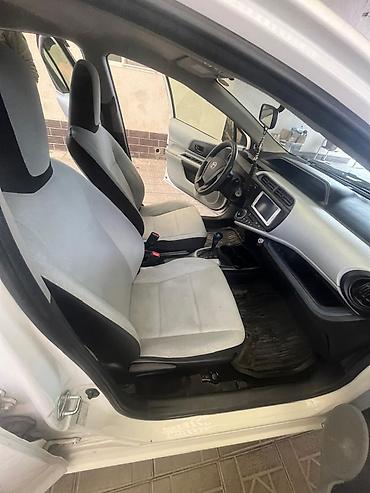 тойота аква гибрид: Toyota Aqua: 2013 г., 1.5 л, Автомат, Гибрид — 2