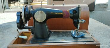 скупка старых швейных машинок: Швейная машина Ручной