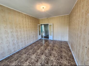 прадаю квартиру в районе кызыл аскер: 2 комнаты, 52 м², 105 серия, 3 этаж, Старый ремонт