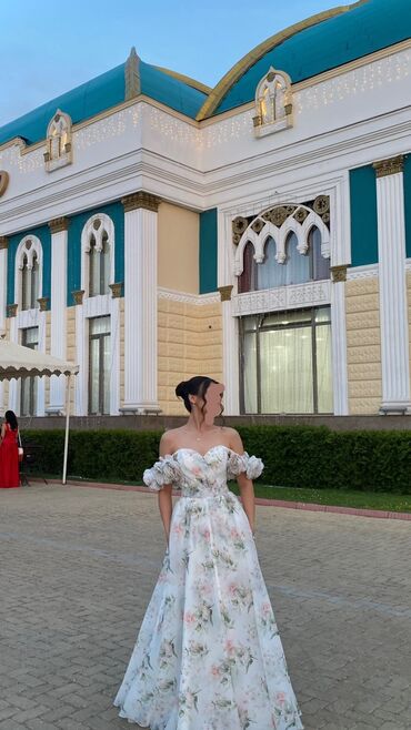 Вечерние платья: Вечернее платье, Пышное, Длинная модель, Без рукавов, Корсет, Открытая спина, M (EU 38)