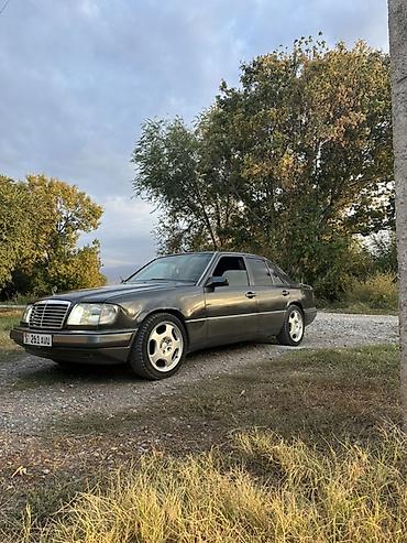 спринтер средний 2 7: Mercedes-Benz W124: 1994 г., 2 л, Механика, Бензин, Седан — 3