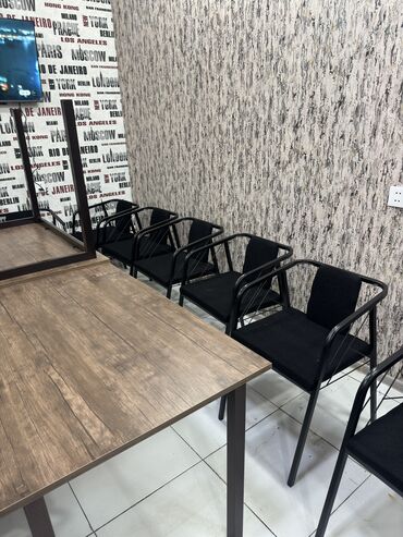 Masa və oturacaq dəstləri: Mətbəx üçün, Yeni, Açılmayan, Kvadrat masa, 4 stul — 10