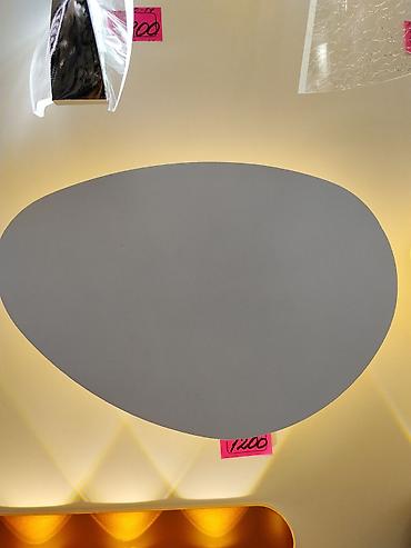 Освещение: Настенное LED-бра с рассеянной подсветкой по периметру. - Форма — 1