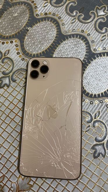 Poco: IPhone 11 Pro, Qızılı, Qırıq