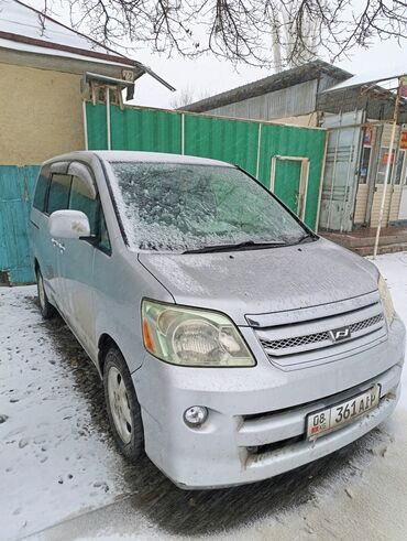 лизинг авто: Toyota Noah: 2005 г., 2 л, Автомат, Бензин, Минивэн