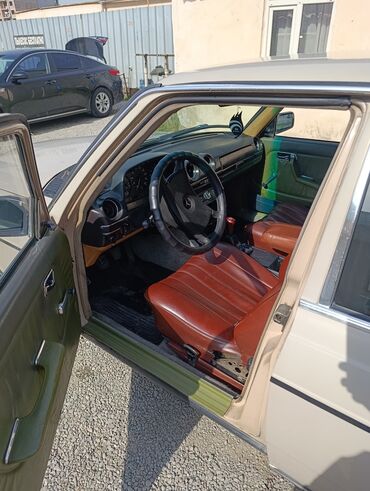 пижо машина: Mercedes-Benz W123: 1986 г., 2 л, Механика, Бензин, Седан