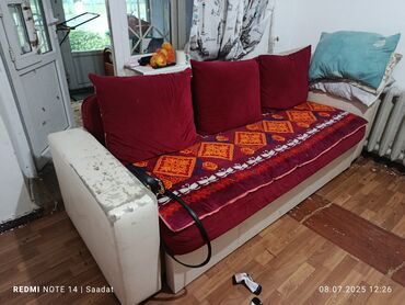 мягкая мебель ош: Продаю б/у диван не дорого потому что оно чучуть грязная