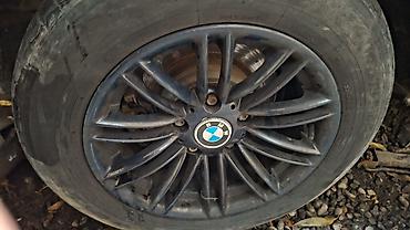Дөңгөлөктөр монтажда: Литые диски BMW с многоспицевым дизайном + шины - Оригинальный дизайн — 4