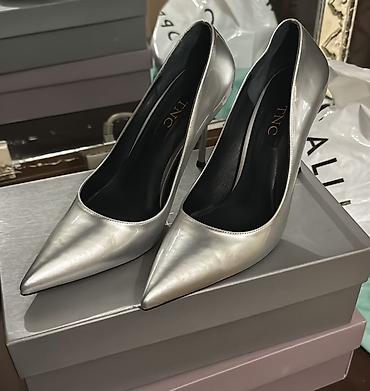 Tuflilər: Gümüşü rəngli klassik qadın gəlinciq ayaqqabısı (pumps) ALISH: 180 azn — 2