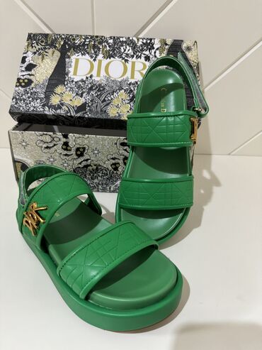 германская обувь: Новые Босоножки Dior 
Размер 36,подойдет на 37 тоже