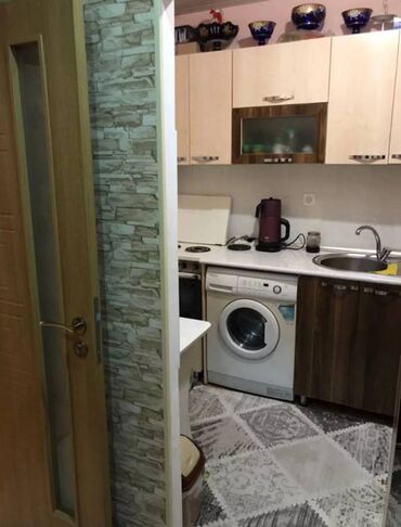 Uzunmüddətli kirayə mənzillər: Nəsimi rayonu Memar Əcəmi metrosunun yaxınlığında, 5 mertebeli binanın — 8