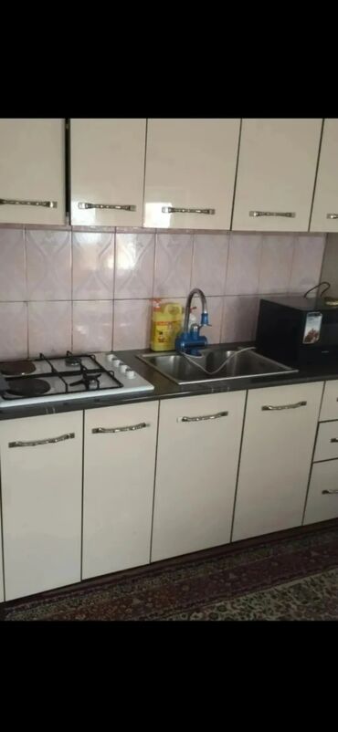 пригородный дом: 55 кв. м, 3 бөлмө, Унаа токтотуучу жай, Забор, тосулган