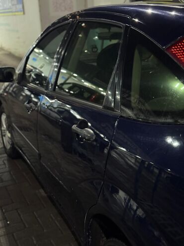 Ford: Ford Focus: 2003 г., Механика, Хэтчбэк — 3