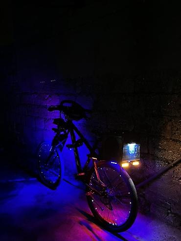 velosiped ucun ses: LED işıqlarla təchiz olunmuş xüsusi tərtibatlı dağ velosipedi - Gecə — 7