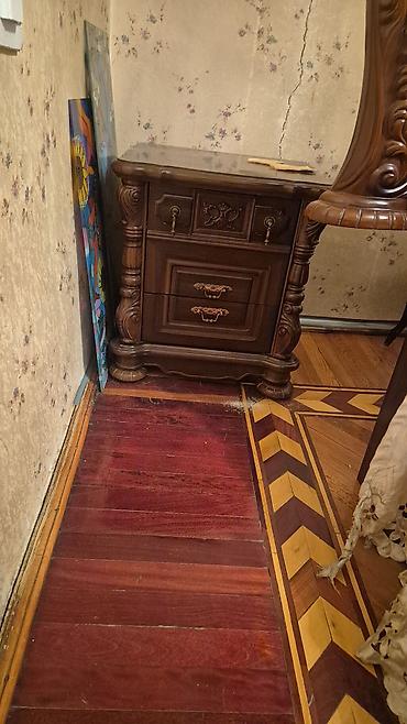 carpayı dəsti: Klassik üslublu yataq otağı mebel dəsti Tərkibi: - 6 qapılı iri — 4