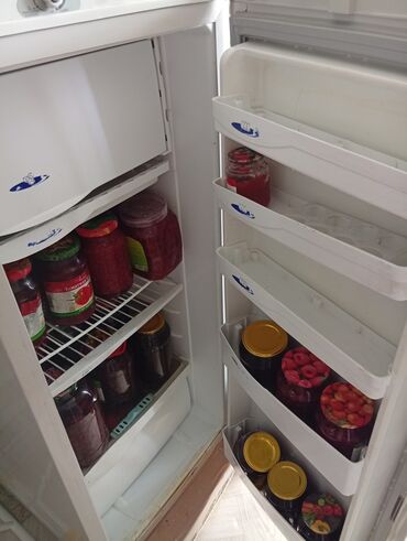 продаю бу пылесос: Продам холодильник очень в хорошем состоянии все работает