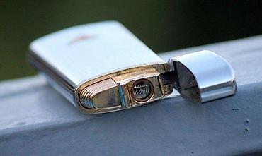 Upaljači i prateća oprema: Ronson Turbo upaljač MASIVAN 80gr!. Sjajan komad. Masivan i težak. Cca — 4