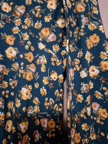 replika: Zeleno mini haljina s cvetnim printom - Brend: Urban Outfitters — 2