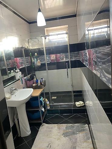 Продажа коттеджей и домов: 🏙️ Продаётся: частный дом — 230 м² 📍 Локация: Бишкек, Ак-Орго ж/м — 11
