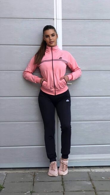 Gornji i donji deo: M - 2XL
3000
Album trenerke 1 — 1