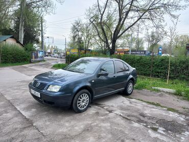 Volkswagen: Volkswagen Bora: 2002 г., 2 л, Механика, Бензин, Седан