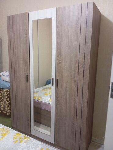 Ev üçün digər mebel: Açılan, 3 qapılı Düz dolab, Şifonyer