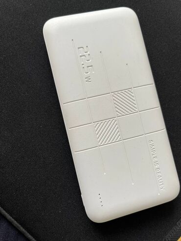 универсальные мобильные батареи, подходят для зарядки мобильных телефонов ноутбуков: Портативный аккумулятор (power bank) белого цвета. Характеристики и