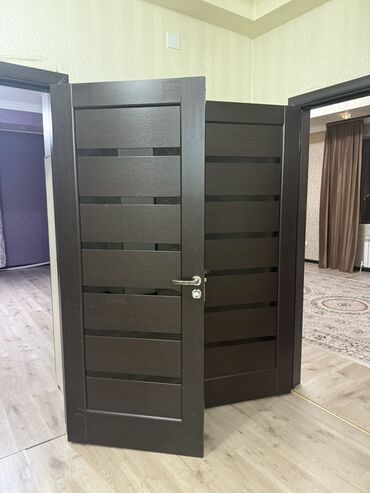 шкафы и стеллажи: Межкомнатная глухая дверь, Double leaf of doors, цвет - Коричневый