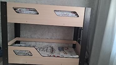 bunk bed: Двухъярусная детская/подростковая кровать - Конструкция: два — 1