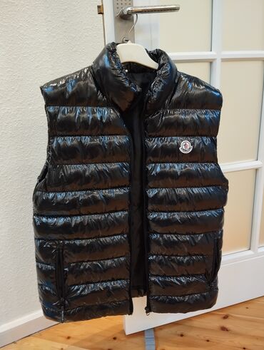 Pencəklər: Moncler kişi üçün yüngül pufik jilet - Rəng: qara, parlaq tekstur -