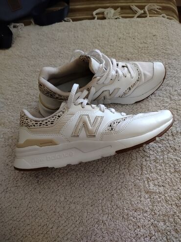 just do it patike: New Balance, 38, color - White