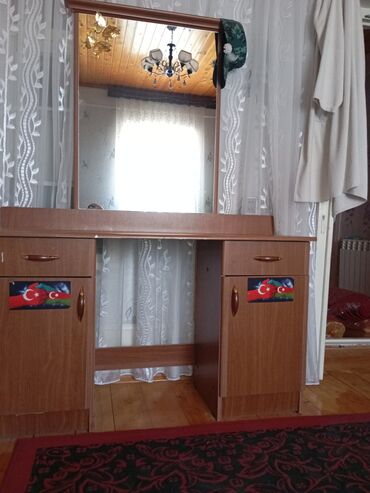 Шкафы: С зеркалом