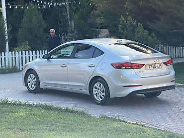 Hyundai: Hyundai Elantra: 2 l | 2017 il Sedan — 3
