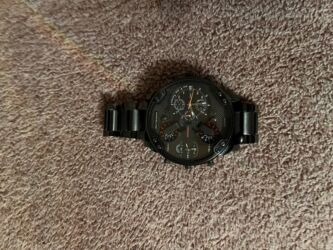 tek qas uzuk: Qol saatı, Diesel, rəng - Boz