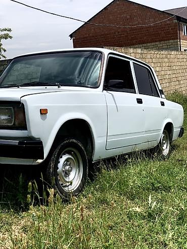 kohnə maşın bazarı: VAZ 2107, ağ rəng, 4 qapılı sedan. Maşın otur sür maşındı 2006 1.7 — 3