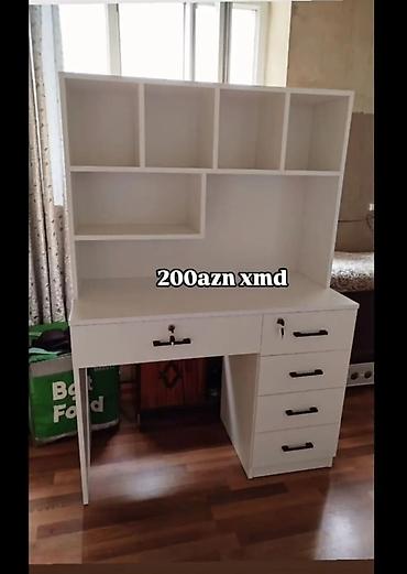 serab evi: Ağ rəngli iş/oxu masası vitrinli üst hissə ilə. Xüsusiyyətlər: - Üst — 1
