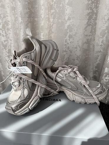 Кроссовки Balenciaga Runner Заказывала с Китая с доставкой обошлись