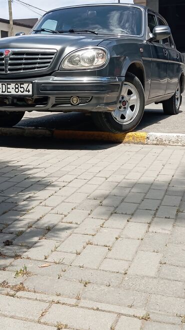 QAZ: QAZ Volga 31105 sedan - Kuzov: tünd boz rəng, 4 qapı, xrom ön — 4