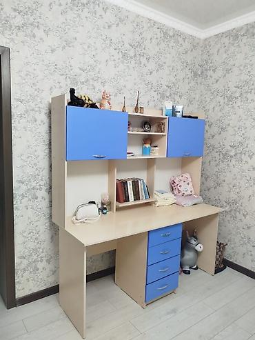 study table: Компьютерный стол, Б/у, С полками — 1