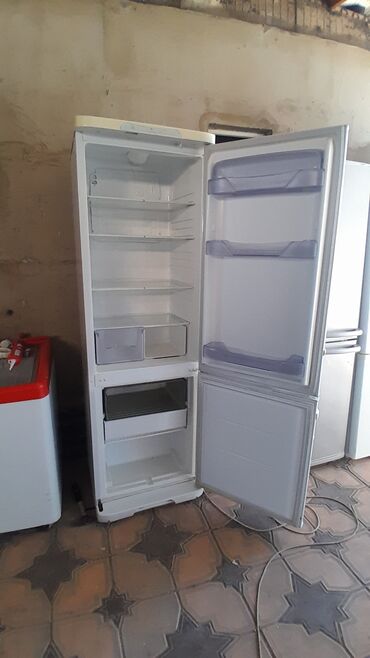 холодильниу: Холодильник Двухкамерный