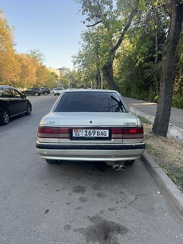 626 ge: Mazda 626: 1988 г., 2 л, Механика, Бензин, Седан — 2
