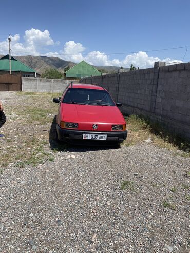 Volkswagen: Volkswagen Passat: 1989 г., 1.8 л, Механика, Бензин, Универсал
