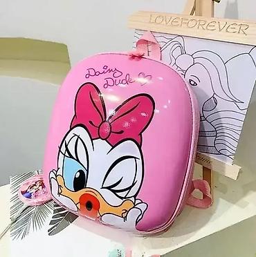 crvene 95: 3D ranac Daisy Duck 3D ranac Daisy Duck je idealan ranac za — 1