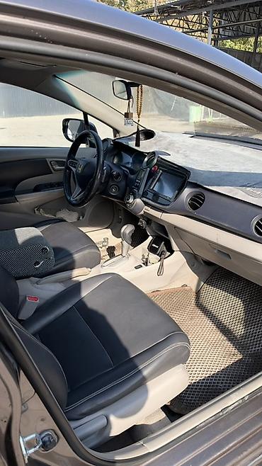 byd da tang: Honda Insight: 2010 г., 1.3 л, Вариатор, Гибрид, Хэтчбэк — 5