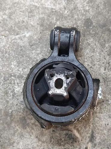 Krovni nosači: Fiat Fremont Nosac motora donji 2.0 jtd 170 ks. Fiat Fremont Nosac — 2