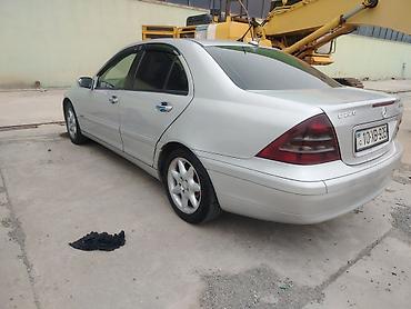 mercedes cl220: Mercedes-Benz E 220: 2.2 l | 2001 il Sedan — 4